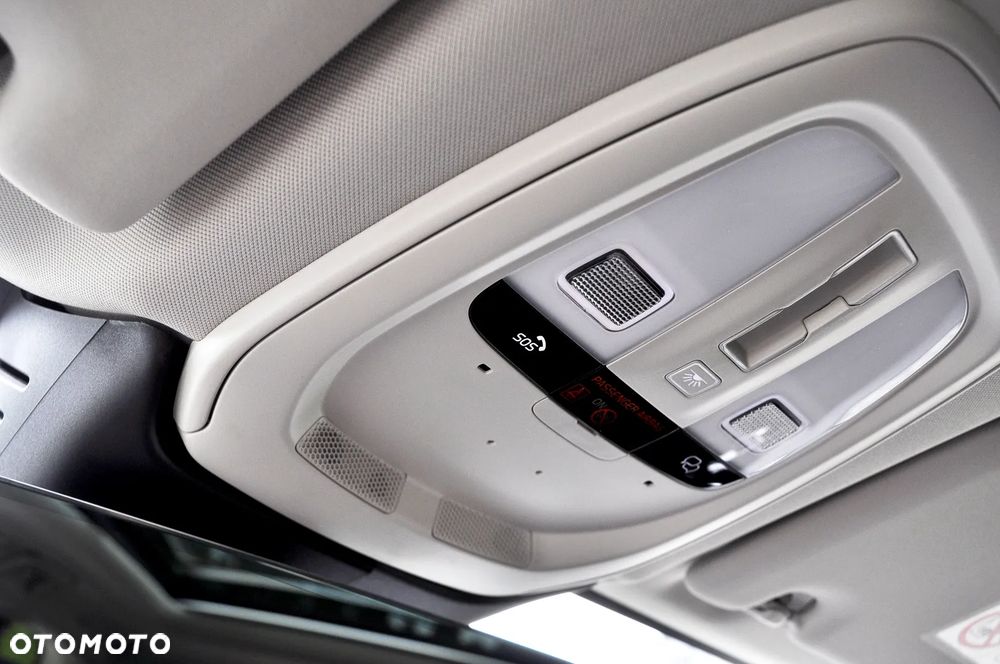 Volvo XC 60 T6 Plug-In Hybrid AWD Core - 37