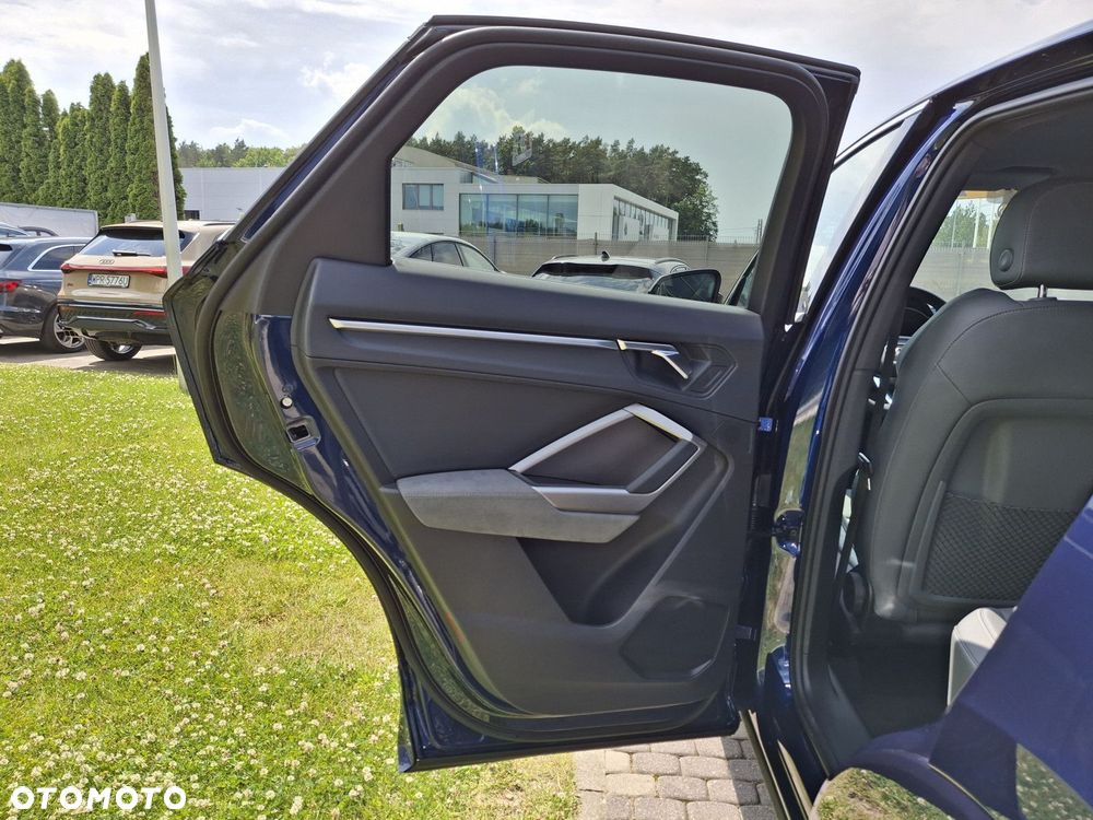Audi Q3 Sportback - 15