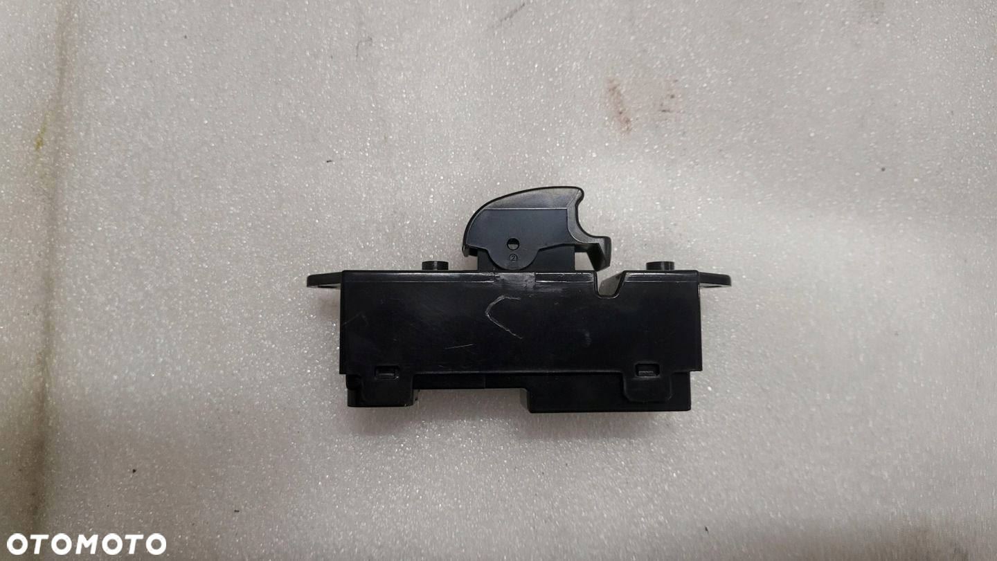 Przełącznik Szyb Przód Prawe MITSUBISHI LANCER VIII 07-15 EU 8608A065 - 2