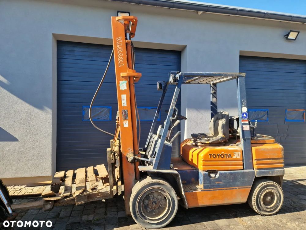 Toyota 5FGF30 - 1