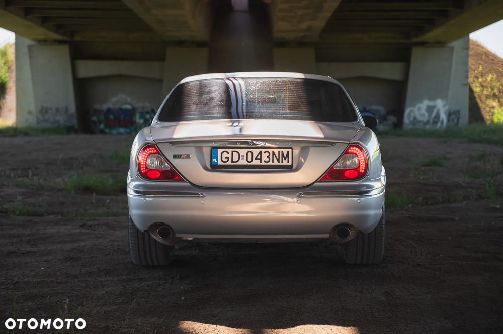 Jaguar XJR 4.2 - 7