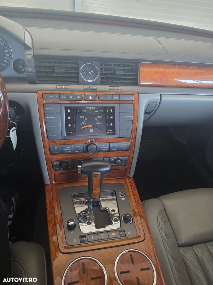 Volkswagen Phaeton 6.0 W12 4MOTION Automatik (5 Sitzer) - 24