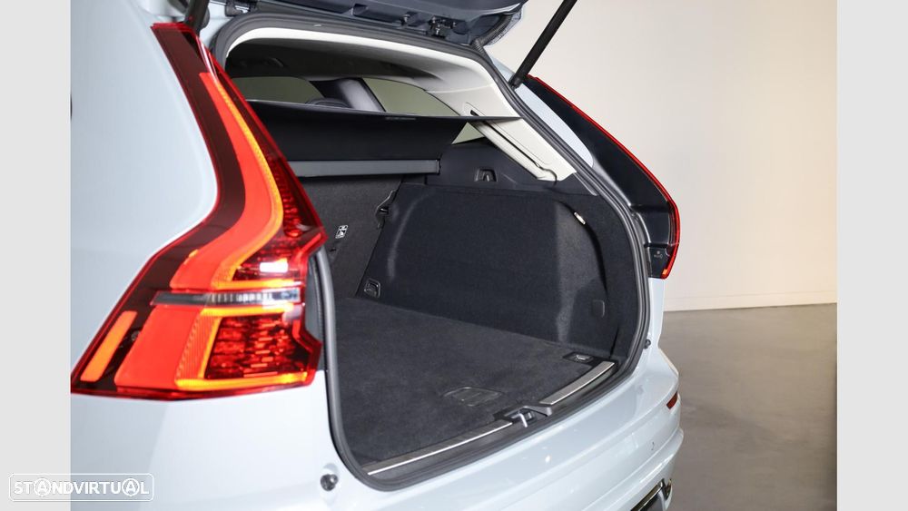 Volvo XC 60 2.0 T6 PHEV Plus Dark AWD - 19