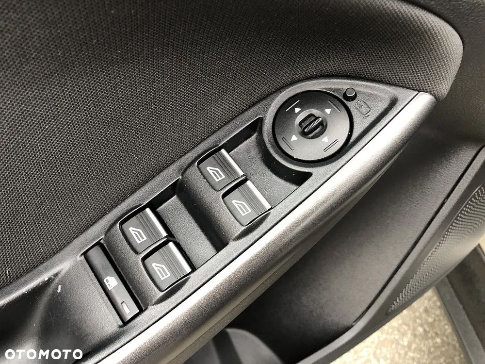 Ford Focus 1.6 Trend - 19