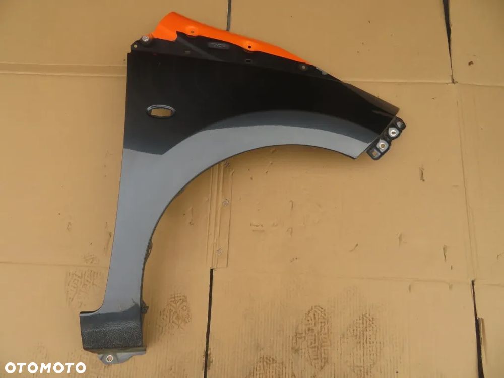 BŁOTNIK PRZÓD PRAWY TOYOTA AYGO II 14R- KRAKÓW