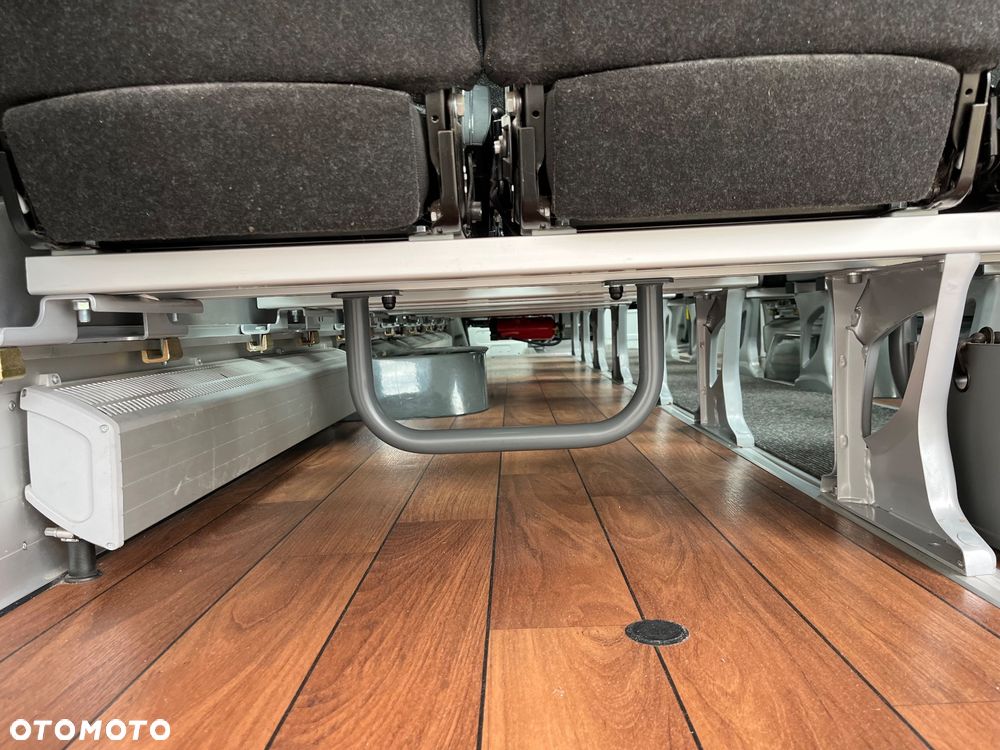 Mercedes-Benz Sprinter Transfer - 18