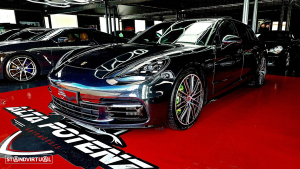 Porsche Panamera Sport Turismo 4 E-Hybrid