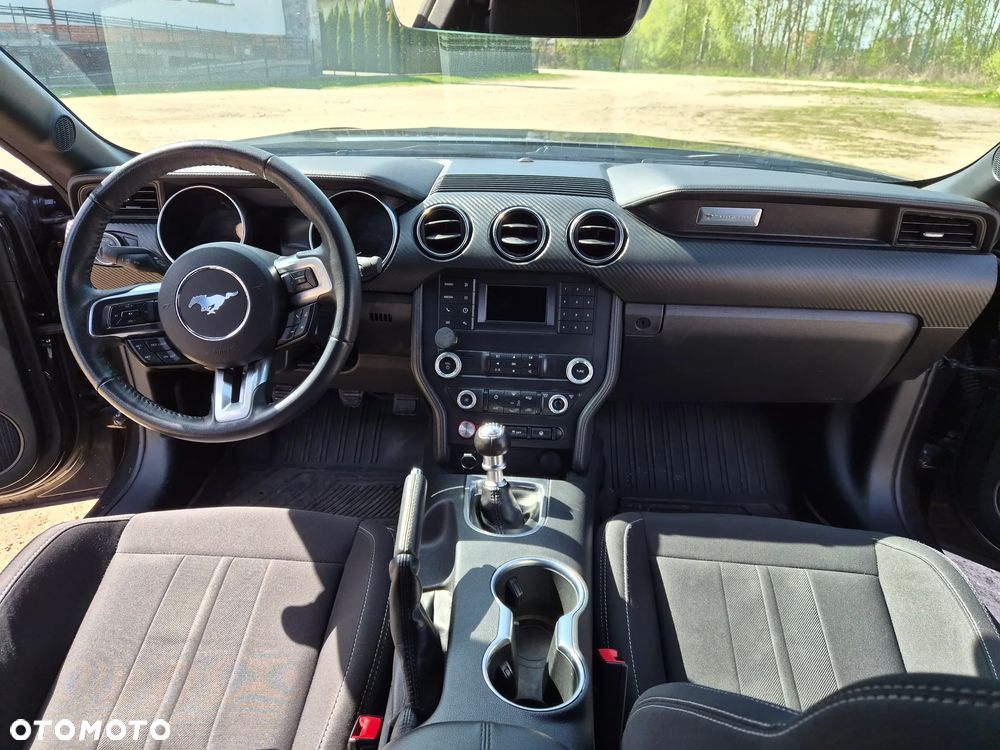 Ford Mustang - 22