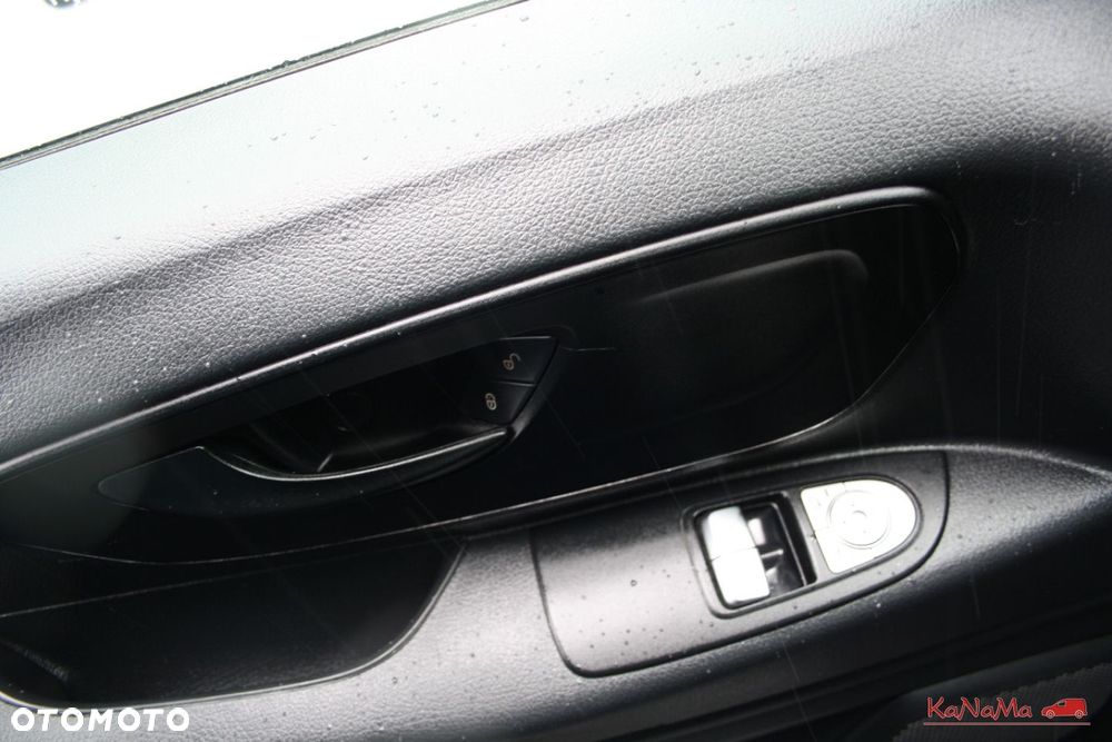 Mercedes-Benz VITO - 32