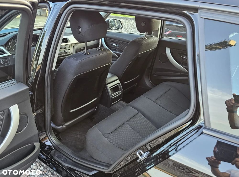 BMW Seria 3 320d - 16