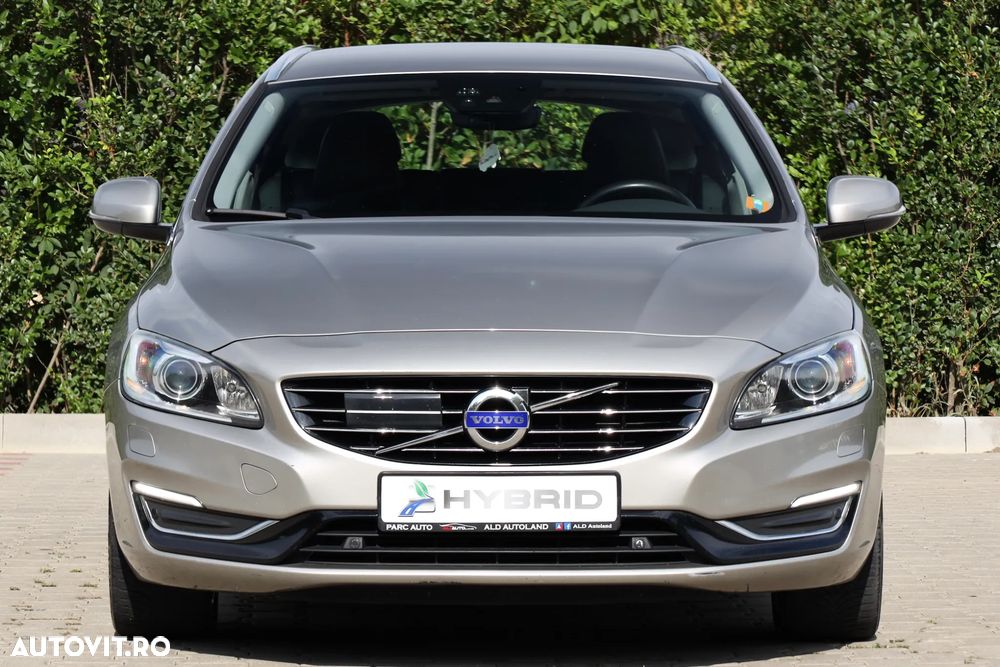 Volvo V60 D6 Plug-In-Hybrid AWD Geartronic Momentum - 37