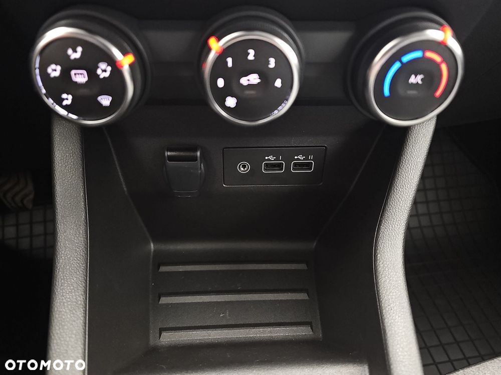 Renault Clio 1.0 TCe Evolution - 28