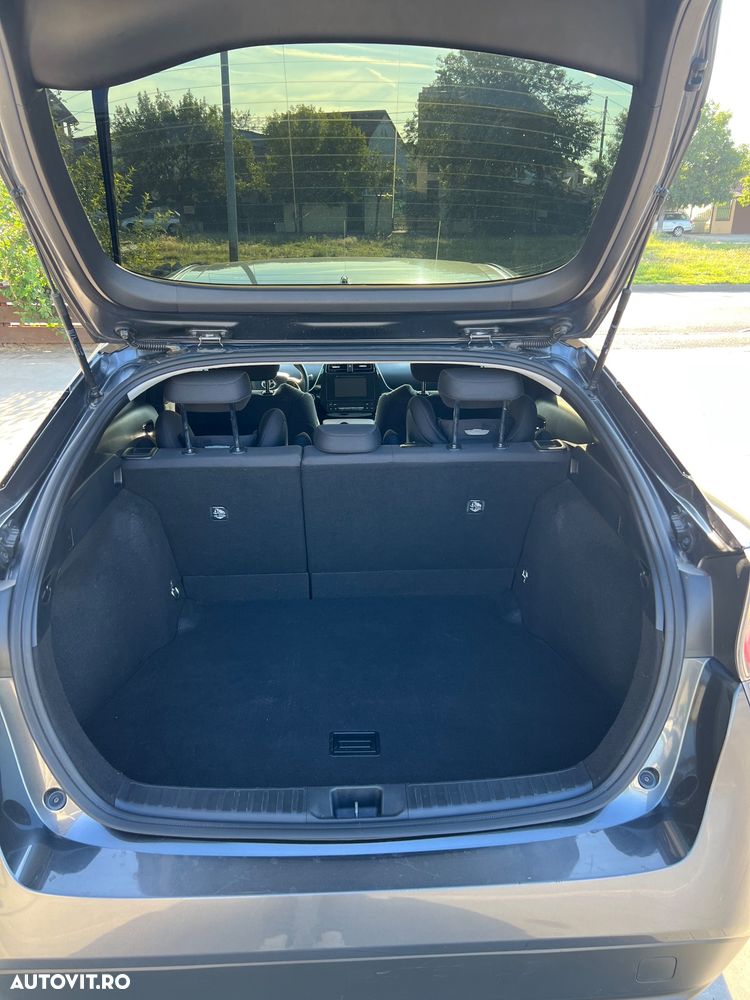 Toyota Prius 1.8 Dual VVT-i Sol - 12