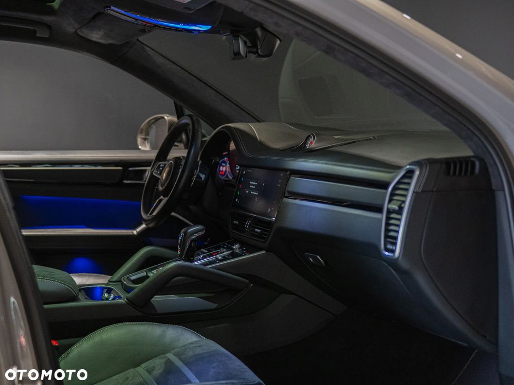 Porsche Cayenne - 23