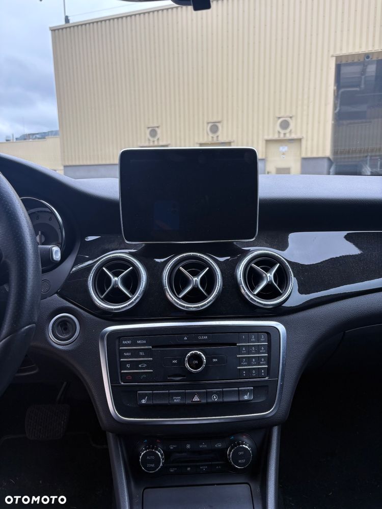 Mercedes-Benz CLA 250 4-Matic AMG Line - 7