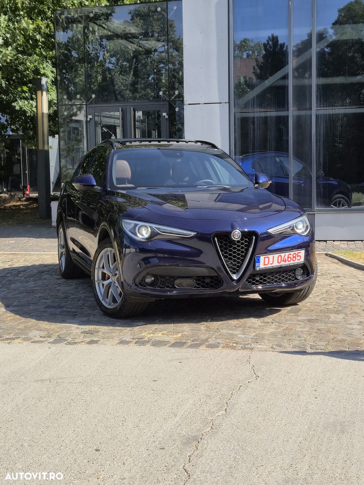 Alfa Romeo Stelvio 2.0 Turbo 16V AT8-Q4 Veloce Ti - 1
