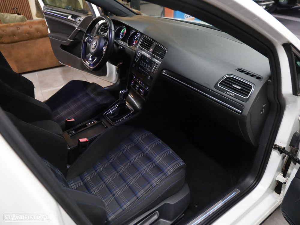 VW Golf 1.4 GTE Plug-In-Hybrid DSG - 4