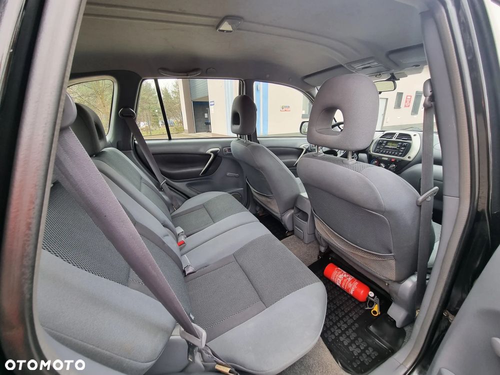 Toyota RAV4 2.0 VVT-i 4x4 - 28
