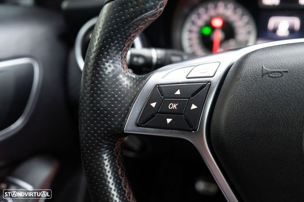 Mercedes-Benz A 180 d AMG Line - 38