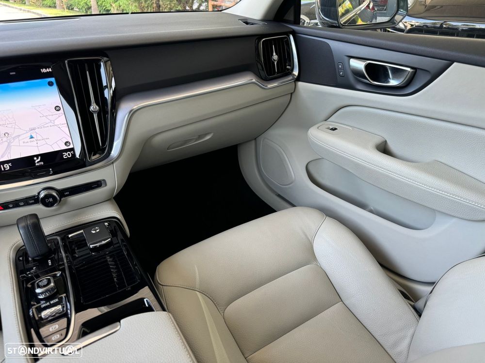 Volvo V60 2.0 T6 AWD TE Inscription Expression - 26