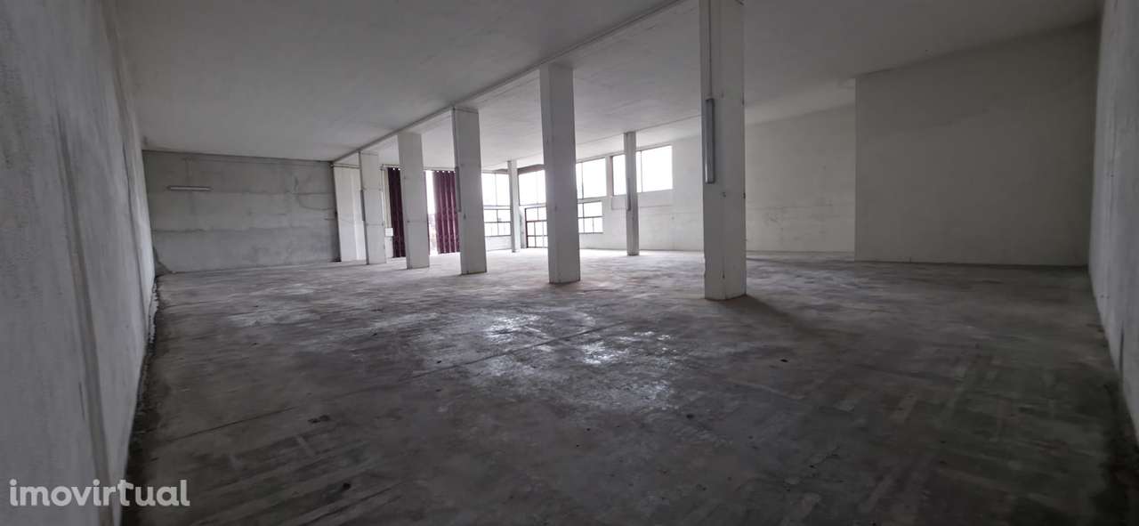 Armazém - Estrada de Eiras - Coimbra/Arrendamento - Grande imagem: 3/5