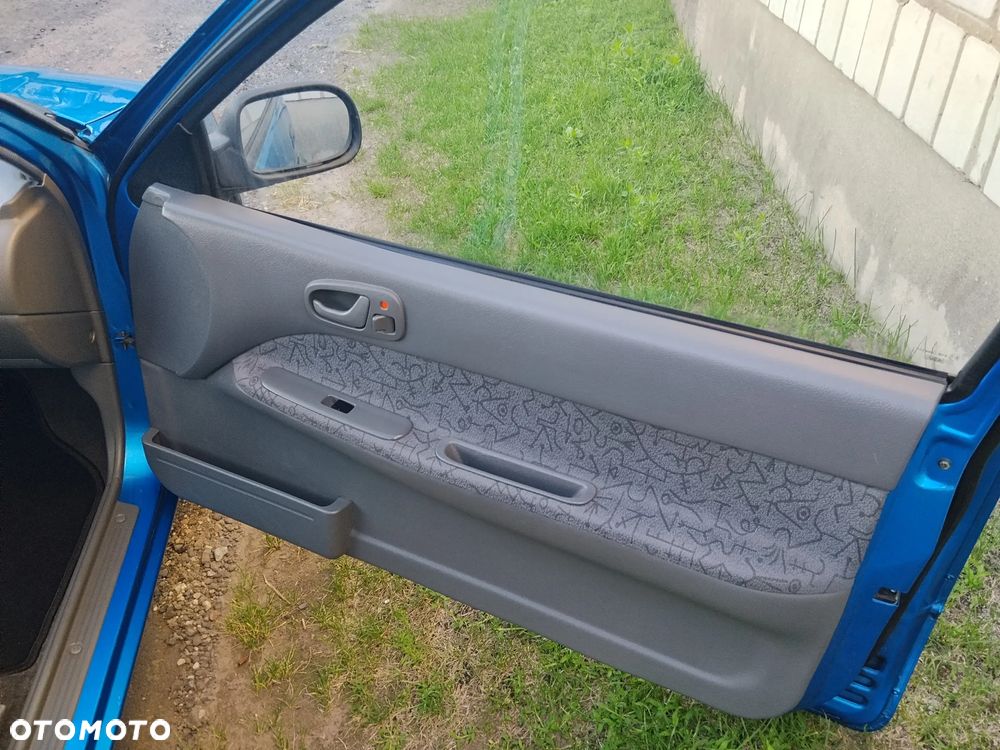 Suzuki Swift ver-1-0-gl - 11