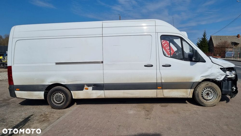 Mercedes-Benz Sprinter - 4