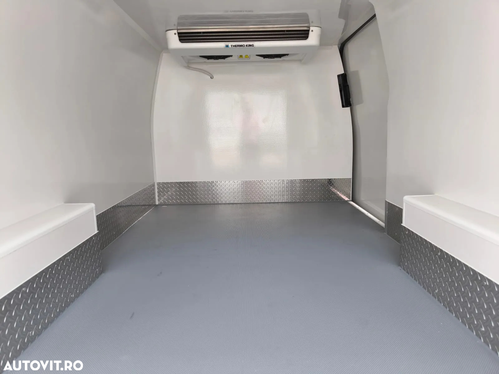 Ford Transit Custom Van 300L (L2H1) - 14