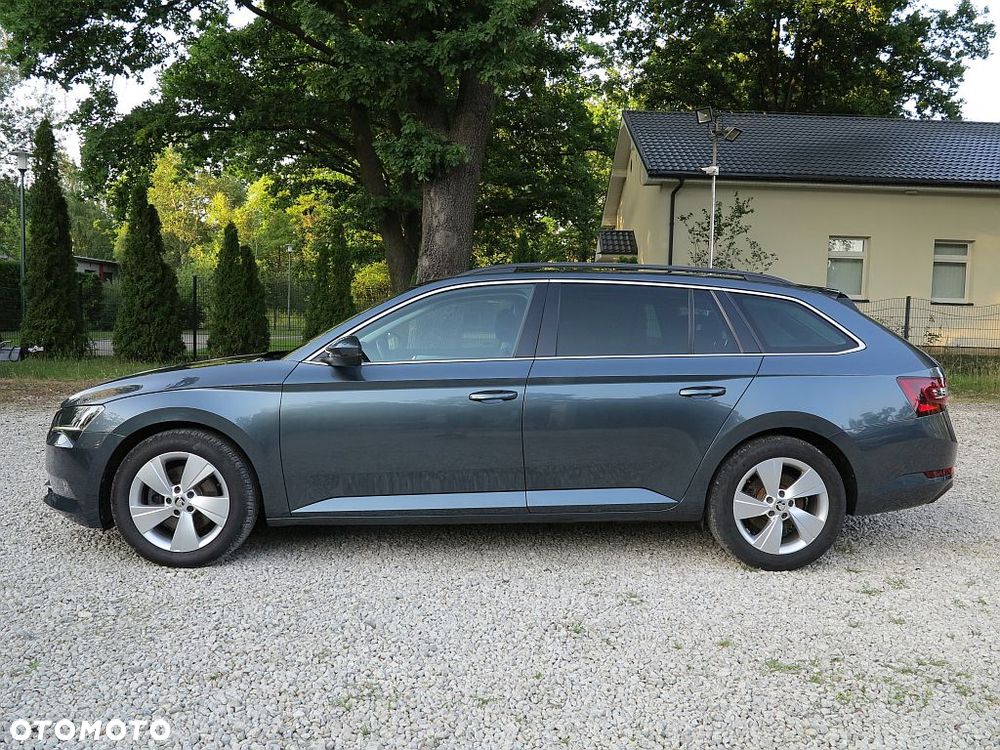 Skoda Superb 2.0 TDI DSG Ambition - 4
