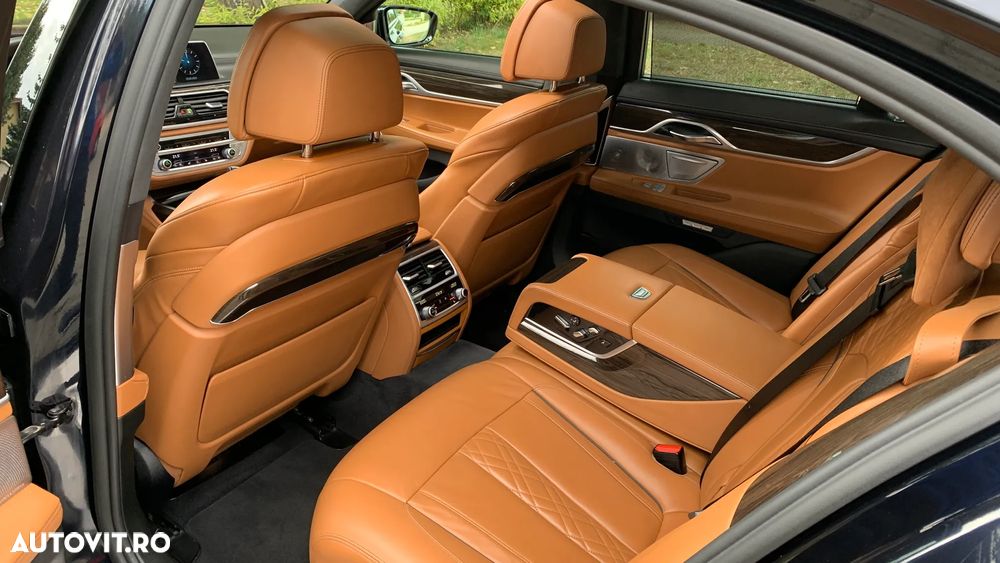 BMW Seria 7 750i xDrive - 18