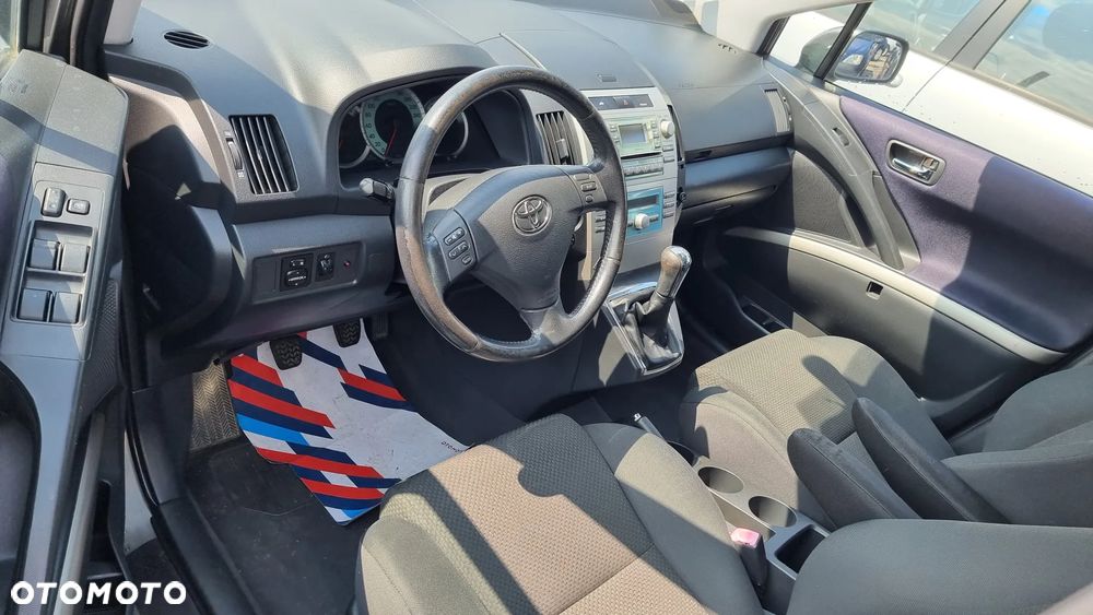 Toyota Corolla Verso 1.8 Sol - 9