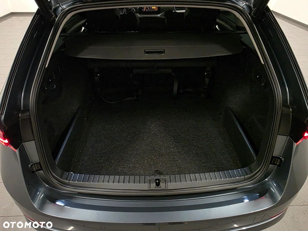 Skoda Octavia 2.0 TDI DSG Exclusive Plus - 40