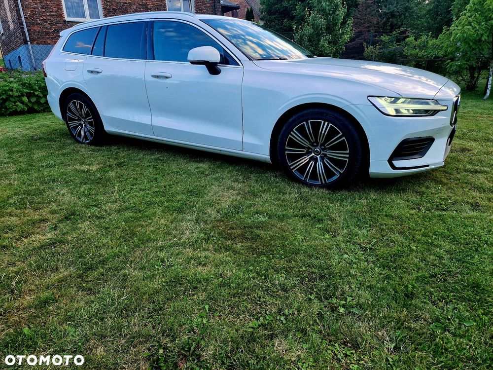 Volvo V60 B4 D Momentum Pro - 4