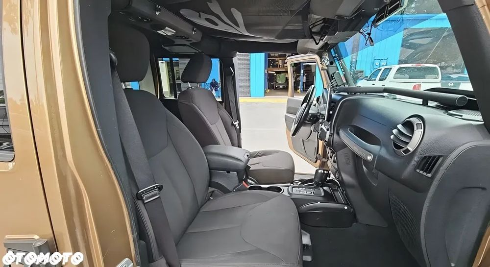 Jeep Wrangler 3.6 Unlim Black Edition II - 7