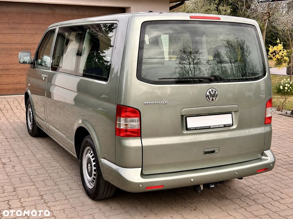 Volkswagen Multivan - 2
