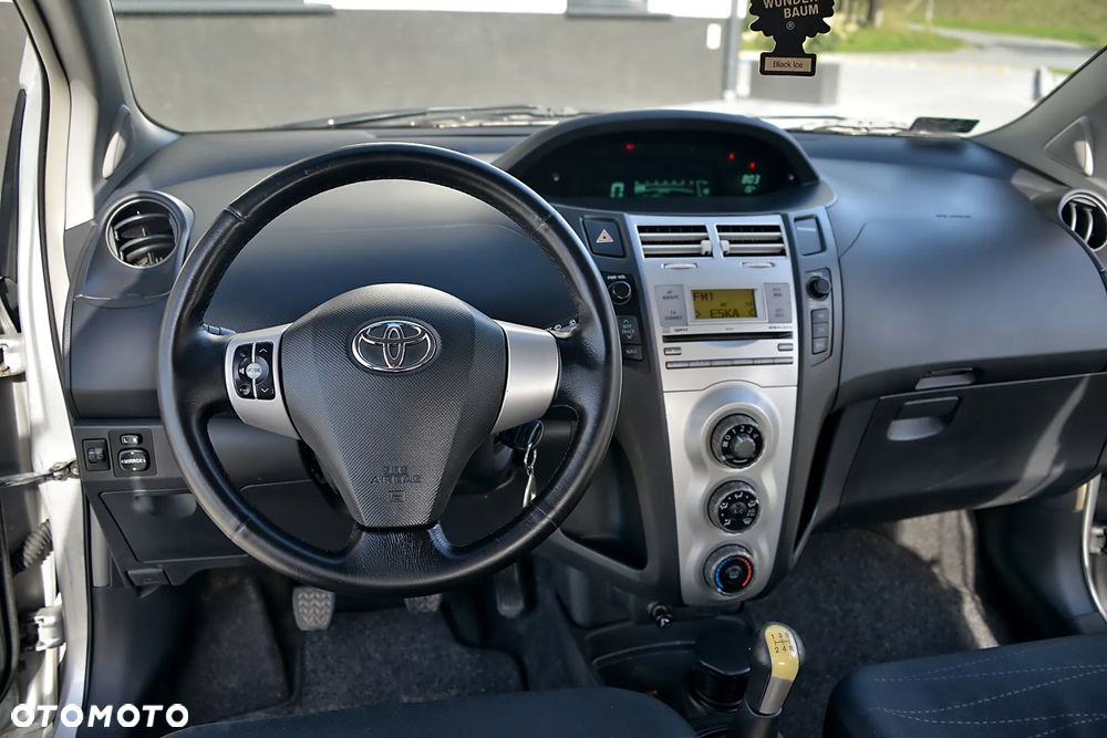Toyota Yaris 1.4 D-4D - 33