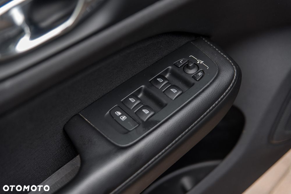 Volvo V60 D3 Drive-E Momentum - 16