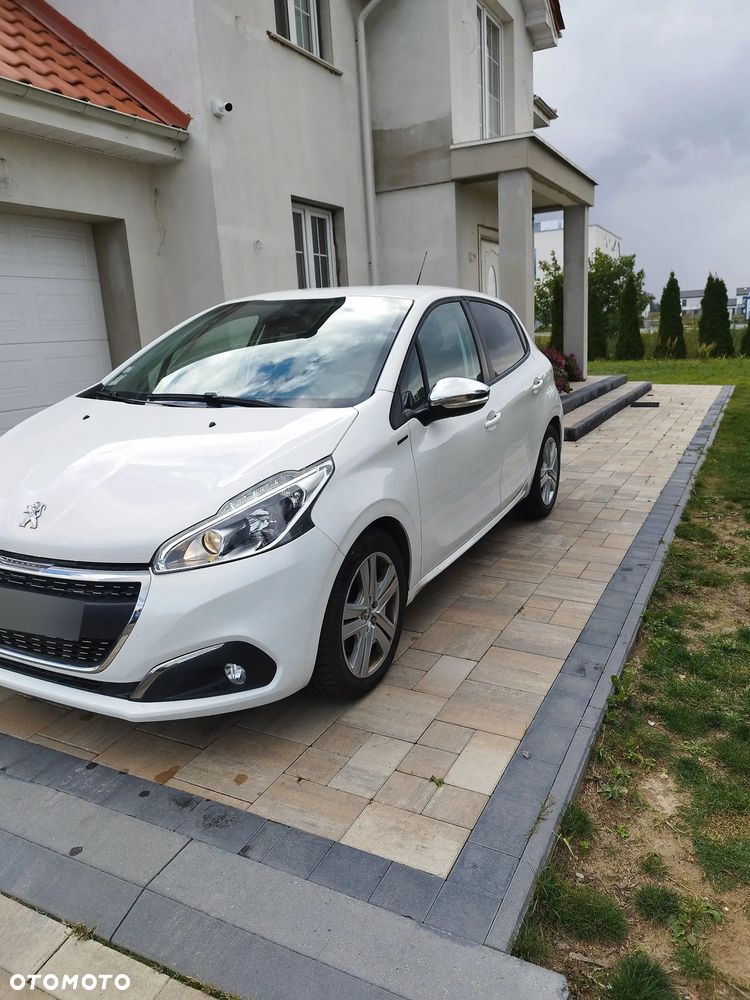 Peugeot 208 1.2 PureTech Style - 8