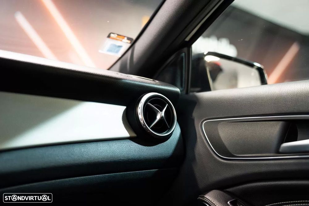 Mercedes-Benz GLA 180 CDI Urban - 17