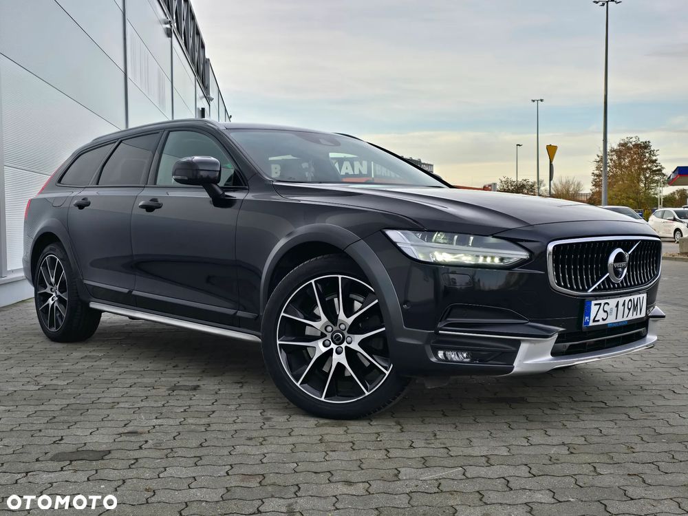 Volvo V90 Cross Country - 3