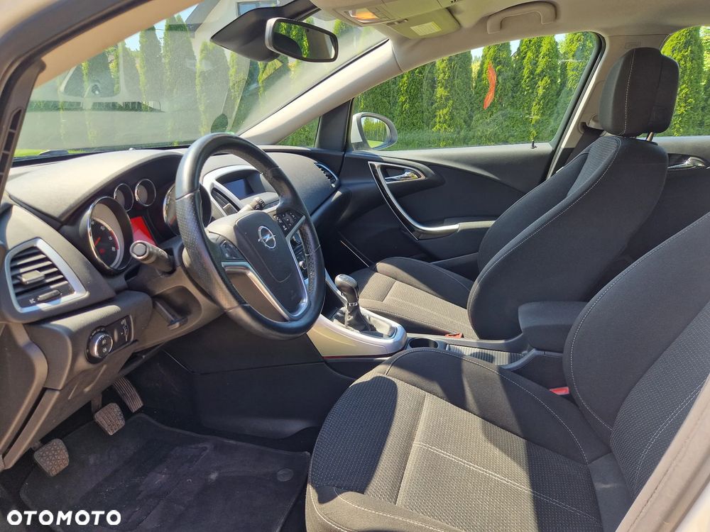 Opel Astra 1.6 Turbo - 37