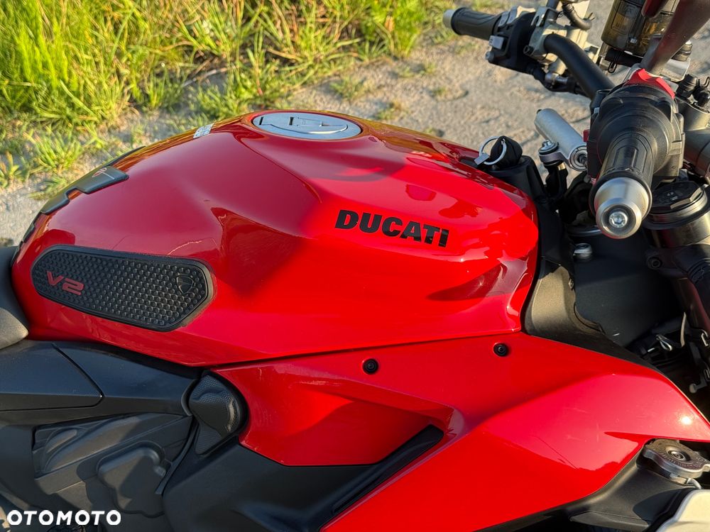 Ducati Streetfighter V2 - 9