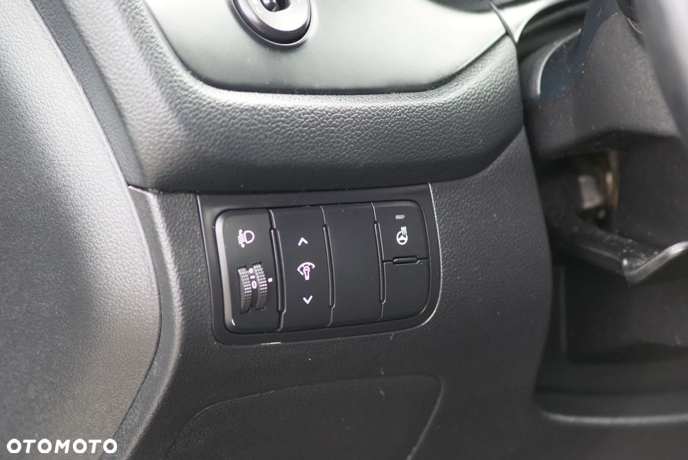 Kia Ceed - 8