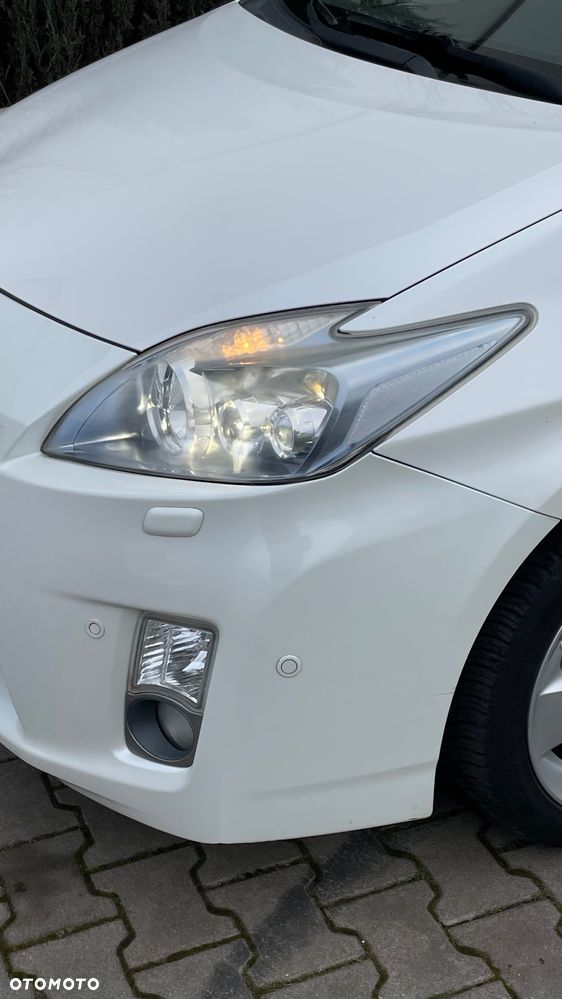 Toyota Prius 1.8 HSD Premium - 10