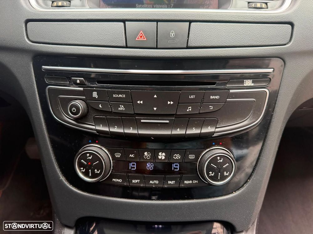 Peugeot 508 RXH 2.0 HDi Hybrid4 2-Tronic - 17