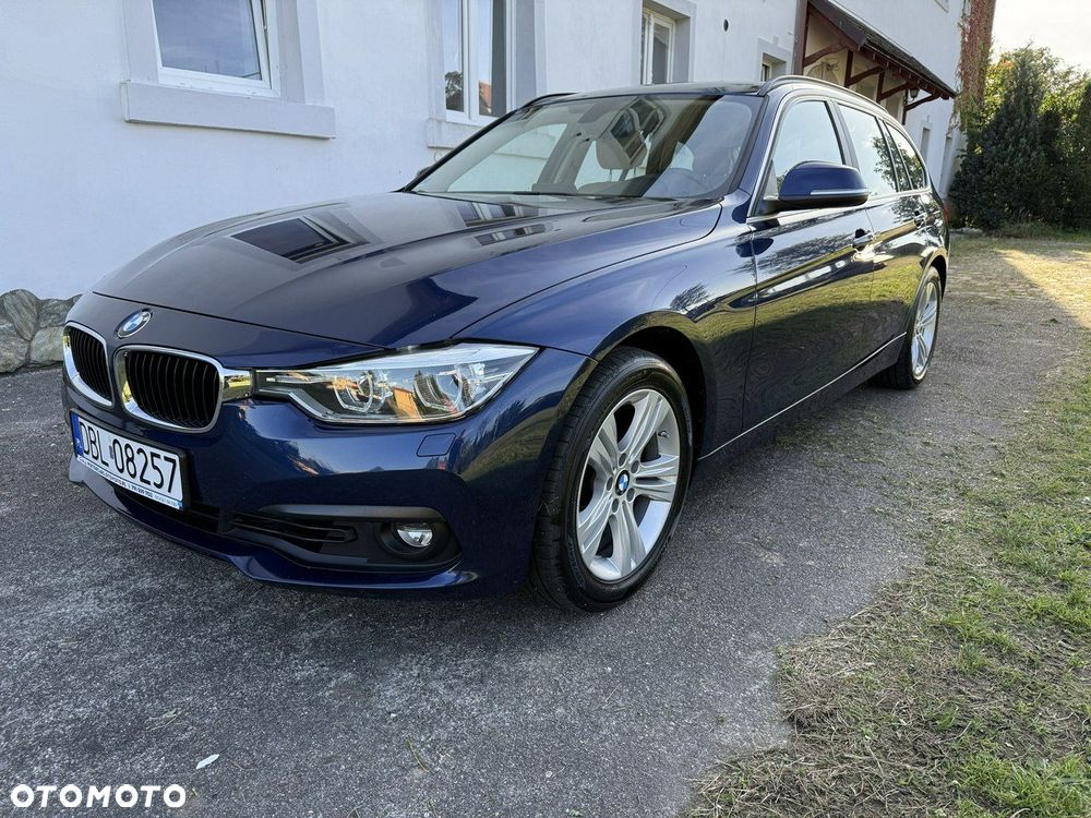 BMW Seria 3 320i Luxury Line - 36