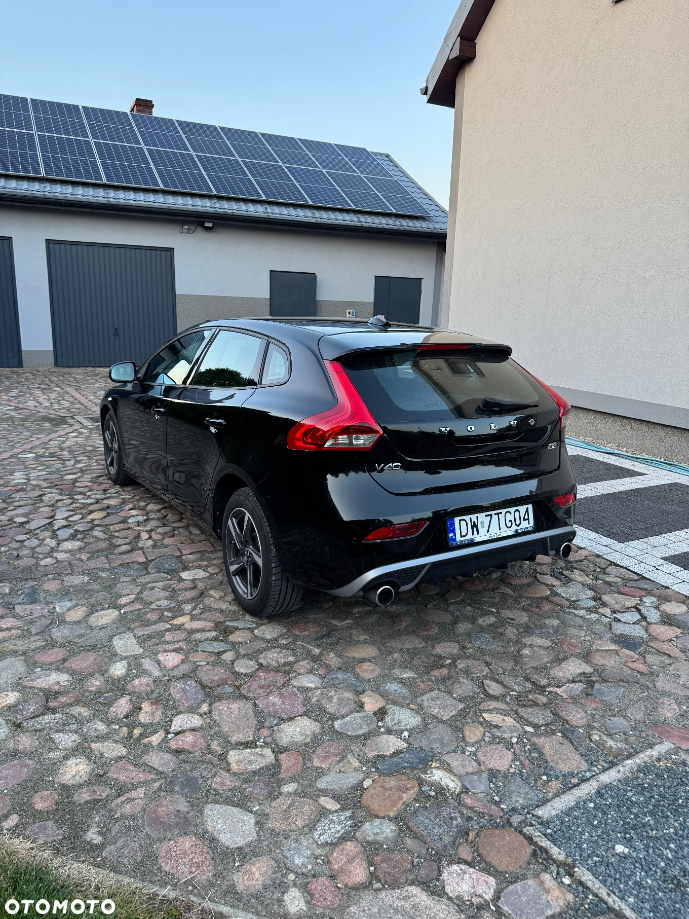 Volvo V40 D2 Drive-E R-Design Momentum - 3