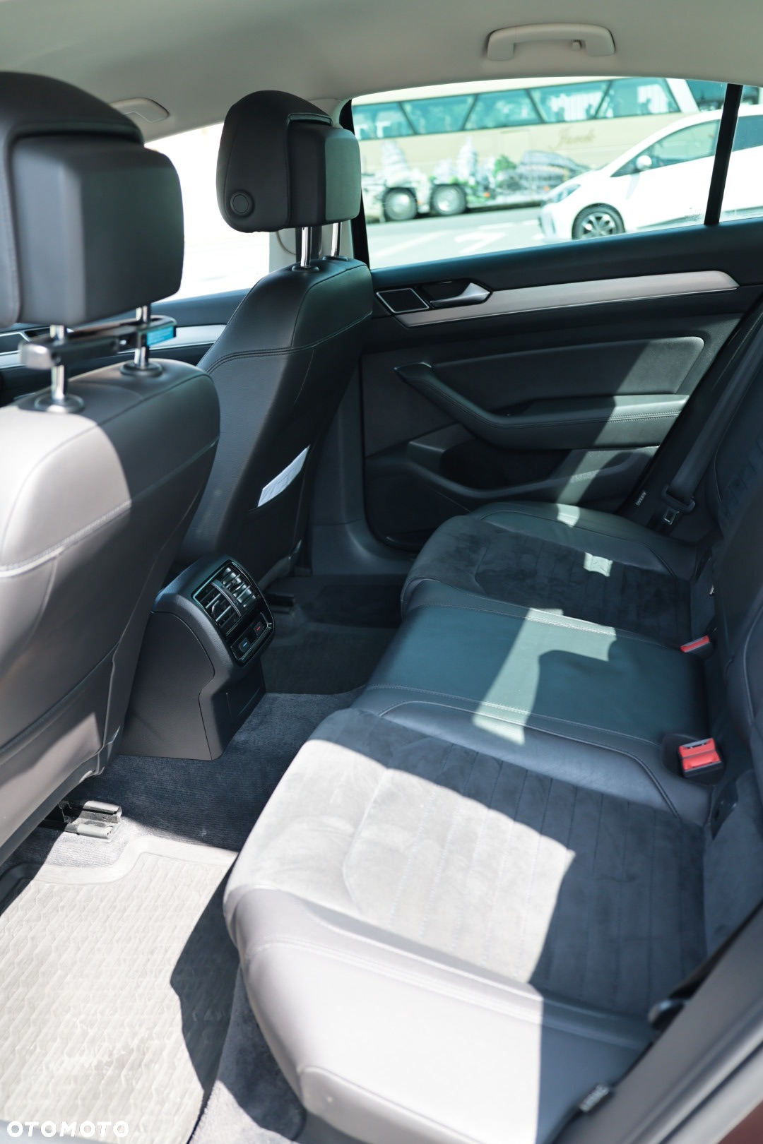 Volkswagen Passat 1.8 TSI BMT Highline - 17
