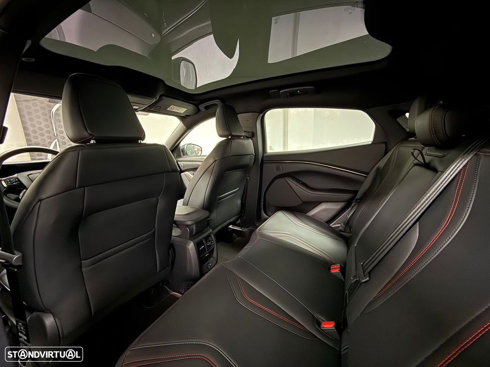 Ford Mustang Mach-E 98.7 kWh Premium AWD - 36