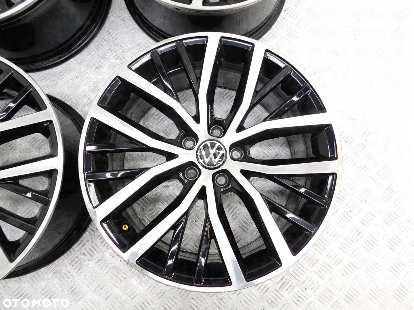 FELGI ALUMINIOWE 5x100 7,5jx17 - VW POLO 6R 6C GTi R-line - 9